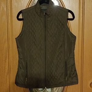 Relativity Brown Quilted Vest Sz. M NWOT.